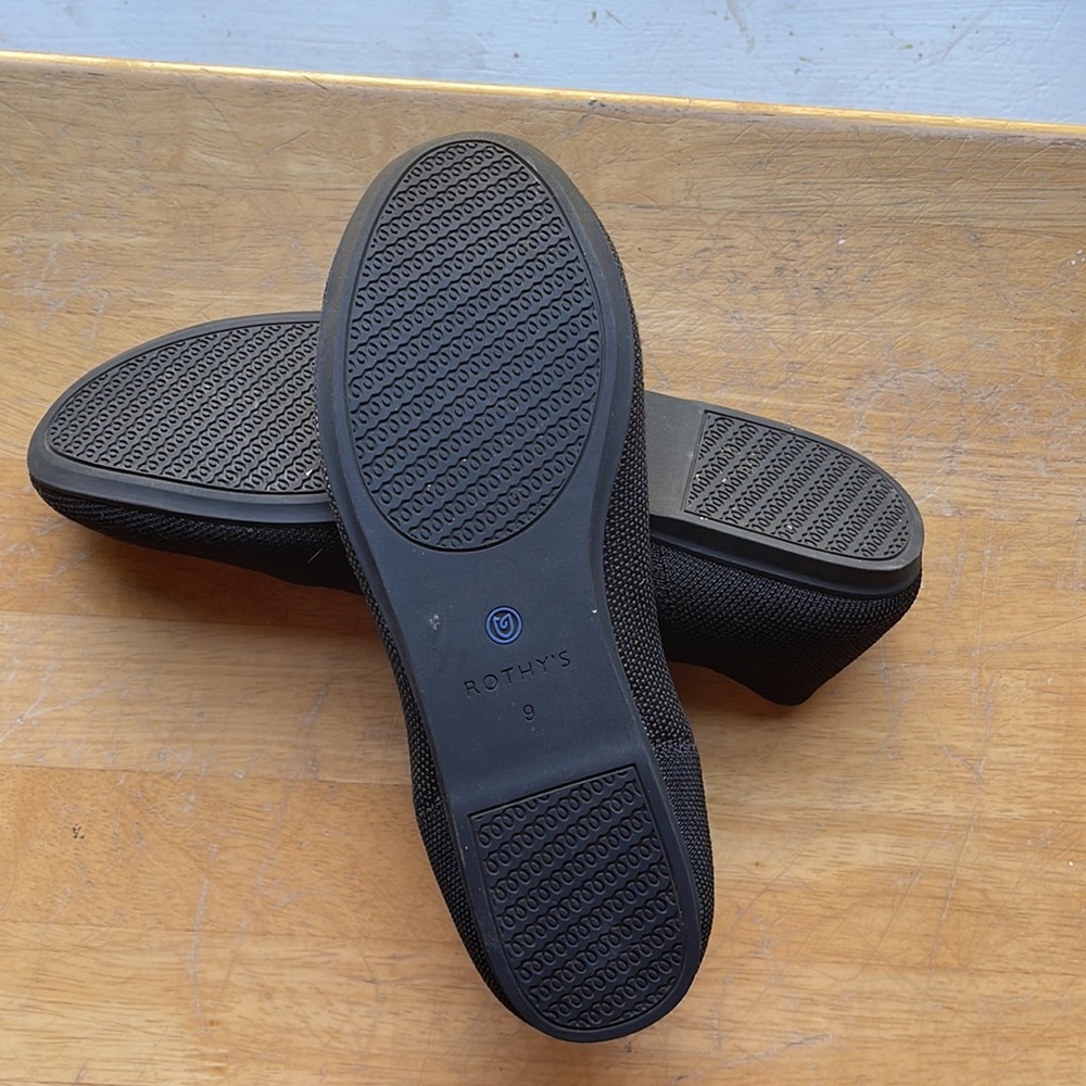 Black round toe Rothy’s - Picture 3 of 3